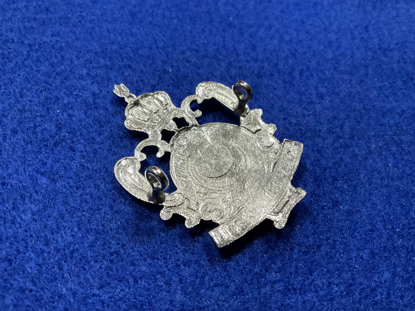 1960s King Idris of Libya Army cap badge