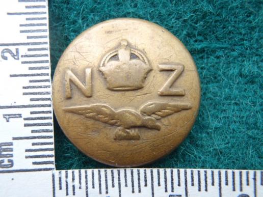 Gradia Militaria - WW2 N.Z Air Force Brass Button