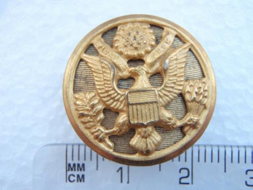 Gradia Militaria - WW2 2 part U.S Army Officers Gilt Button