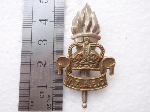 Gradia Militaria - N.Z.A.E.C Cap Badge