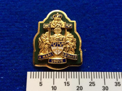 Gradia Militaria - Canadian Army Chief Warrant Officers Collar badge