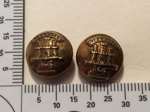 Gradia Militaria - Post 1900 The Suffolk Regiment Hat Buttons,