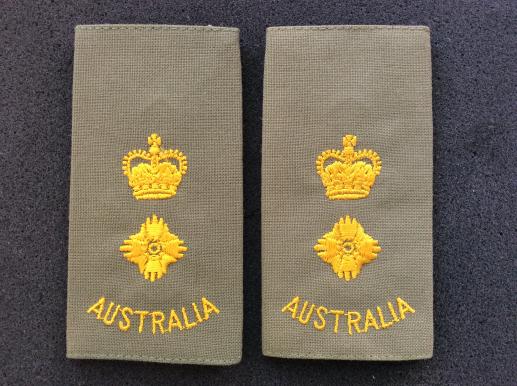 Gradia Militaria - Australian Lieutenant-Colonel summer issue Rank slides