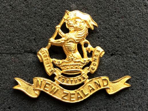 Gradia Militaria - 5th Wellington Rifles Regiment Officers Gilt Cap badge