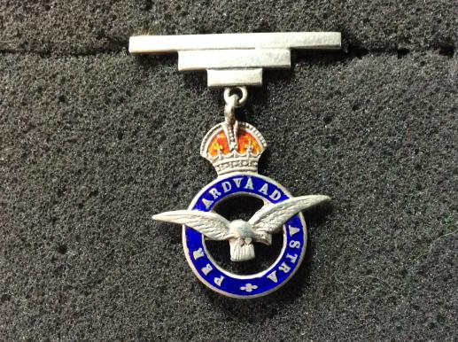 Gradia Militaria - Post 1918 RAF ‘Per Ardua Ad Astra’ silver & enamel Sweetheart