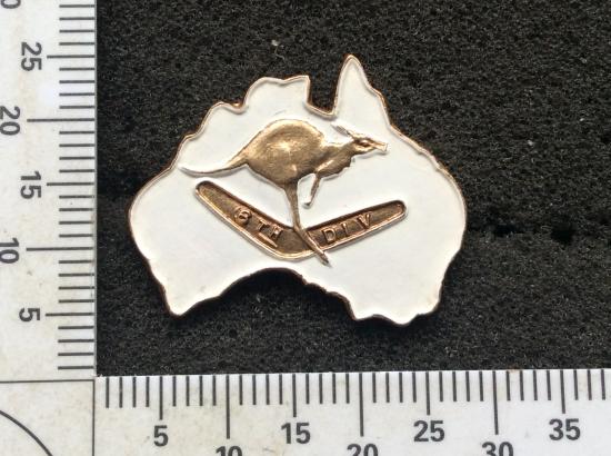 Gradia Militaria - WW2 Australian 6th Division Lapel Badge