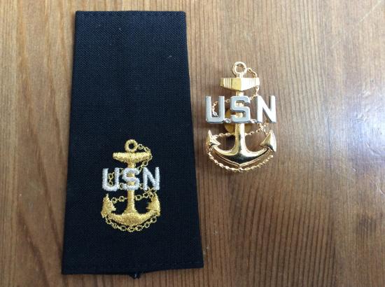 Gradia Militaria - U.S.N Chief Petty Officers Cap Badge And Rank slide