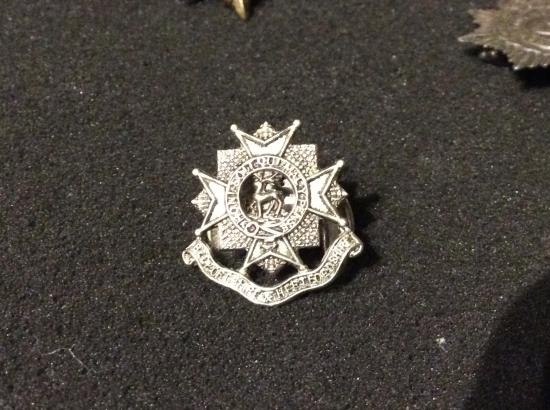 Gradia Militaria - Hertfordshire & Bedfordshire Regiment Lapel Badge
