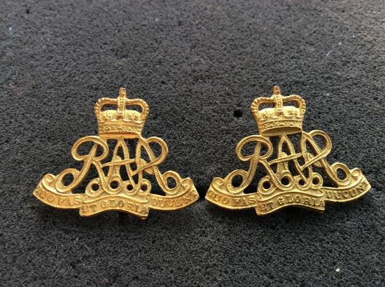 Gradia Militaria - Royal Australian Artillery ( RAA) Collar badges