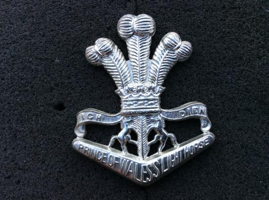Gradia Militaria - Australian 4th/19th Prince of Wales’s Light Horse Hat badge