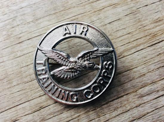 Gradia Militaria - Early Air Training Corps brooch fixing Beret badge