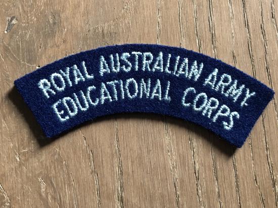 Gradia Militaria - Royal Australian Army Educational Corps cloth shoulder title