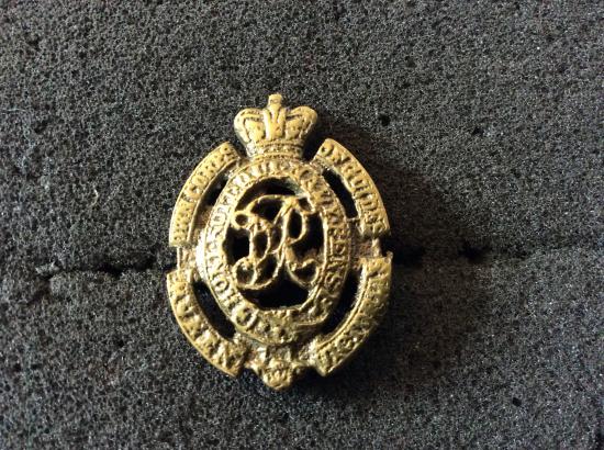 Gradia Militaria - Queens Own Corps Of Guides Regt Cap badge
