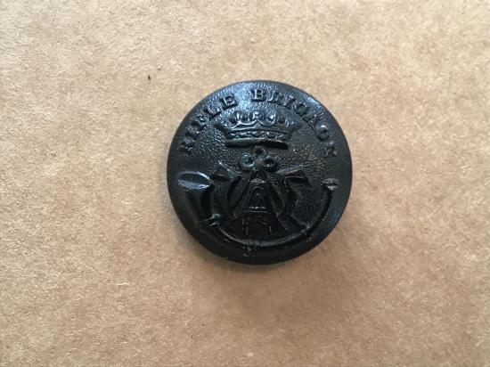 Gradia Militaria - Rifle Brigade blackened brass button 1939-1958