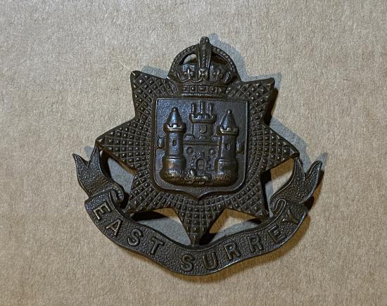 Gradia Militaria - WW1/WW2 East Surrey Regiment O.S.D cap badge