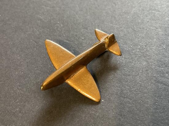 Gradia Militaria - WW2 Fighter plane locally made lapel badge