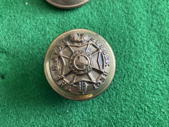 Gradia Militaria - The Sussex Regt brass button by Pitt