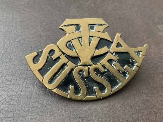Gradia Militaria - V.T.C Sussex brass shoulder title