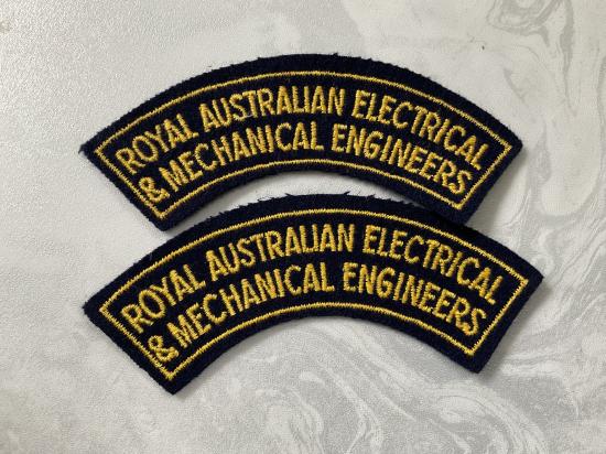 Gradia Militaria - Royal Australian Electrical & Mechanical Engineers shoulder title