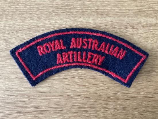 Gradia Militaria - Royal Australian Artillery shoulder title 1948-60 version