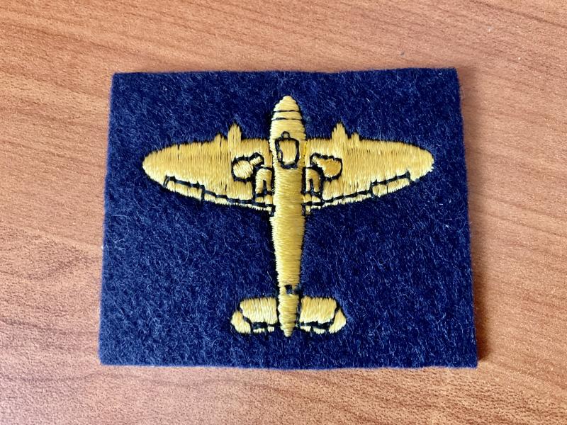 Gradia Militaria - Royal Observer Corps , gold spitfire award for 25 passes