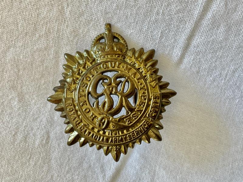 Gradia Militaria - WW2 R.C.A.S.C brass collar badge