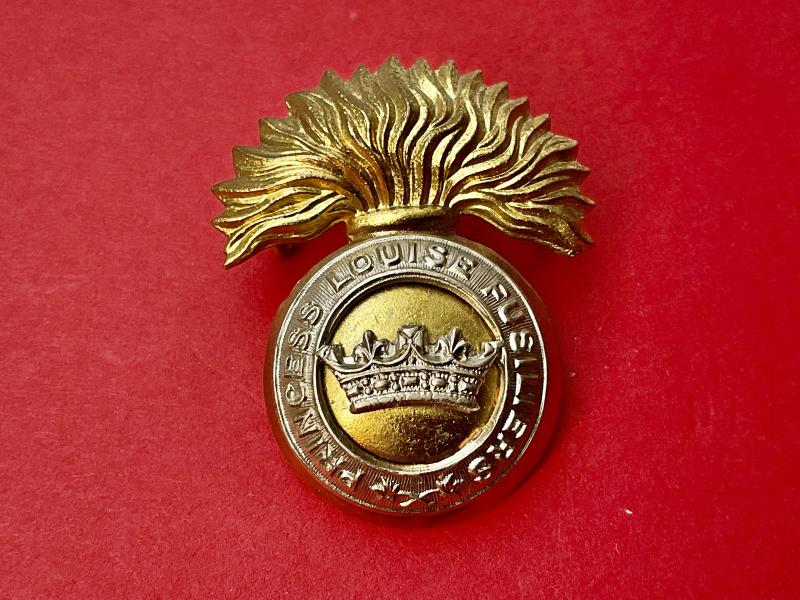 Gradia Militaria - WW2 Canadian Princess Louise Fusiliers cap badge