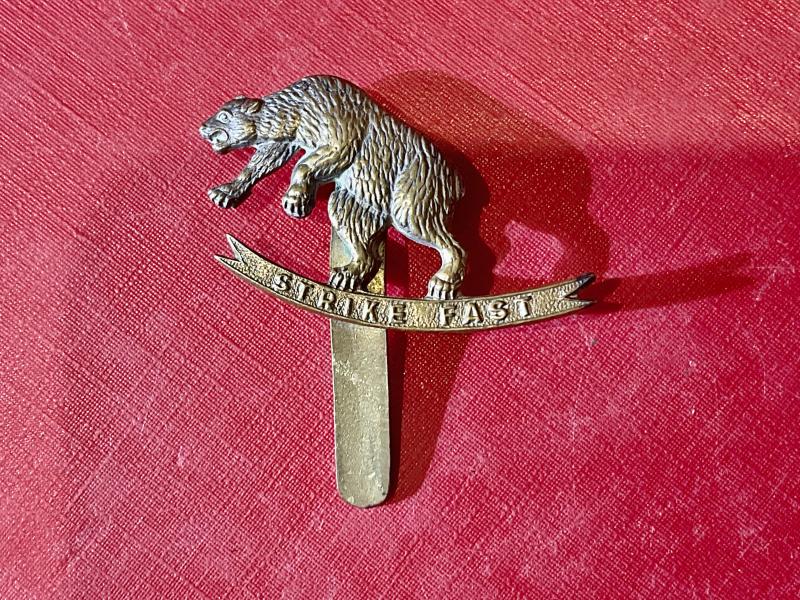 Gradia Militaria - Debra Dun Contingent AFI ‘strike fast’ cap badge 1925-47