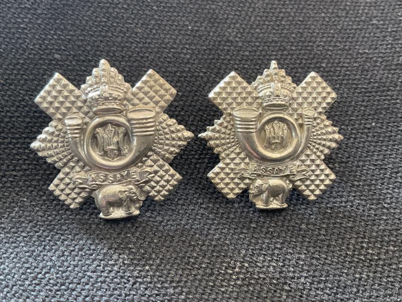 Gradia Militaria - Victorian H.L.I white metal collar badges