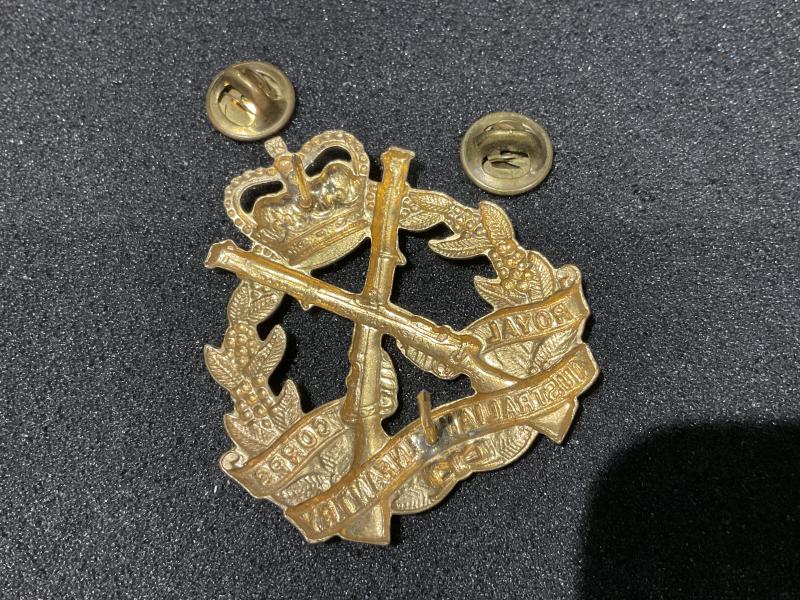Gradia Militaria - Royal Australian Infantry Corps cap badge early 1960