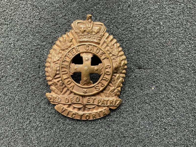 Gradia Militaria - Victoria Volunteer Cadet Corps cap badge circa 1890