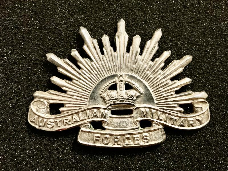 Gradia Militaria - Korean War Armoured Units Rising Sun hat badge