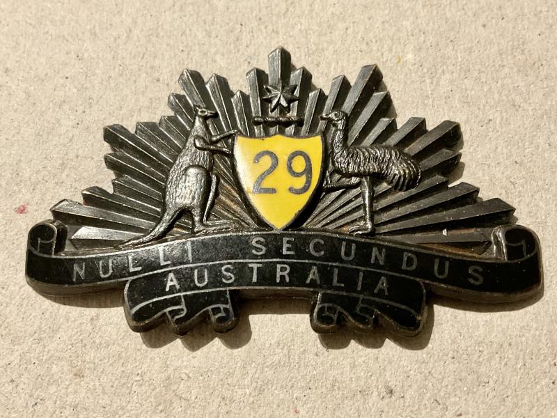 Gradia Militaria - Australian 29th Infantry Bn (East Melbourne Regt) hat badge