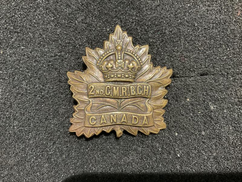 Gradia Militaria - WW1 C.E.F 2nd C.M.R (B.C.H) Cap badge
