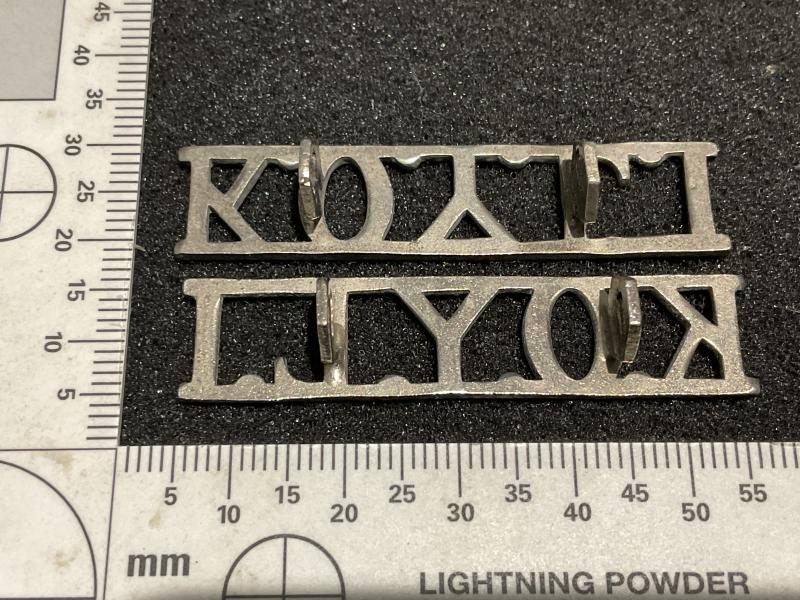 Gradia Militaria - K.O.Y.L.I white metal shoulder titles