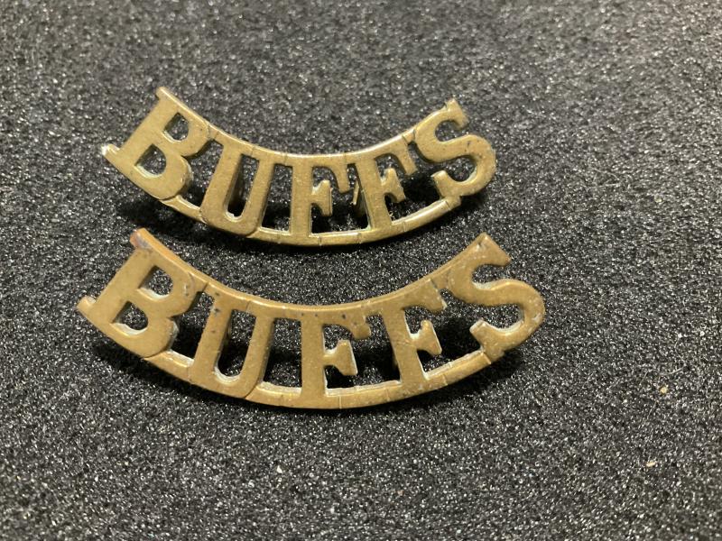 Gradia Militaria - East Kent Regiment (BUFFS) brass titles