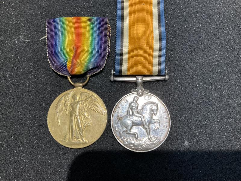 Gradia Militaria - Pair; T-4545 PTE. J.G TAYLOR THE QUEENS.R