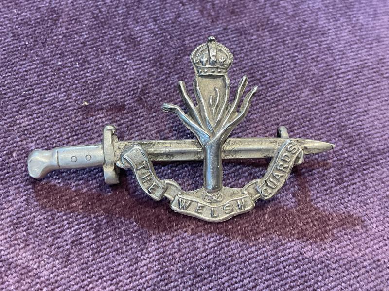 Gradia Militaria - 1915 dated The Welsh Guards silver sweetheart brooch