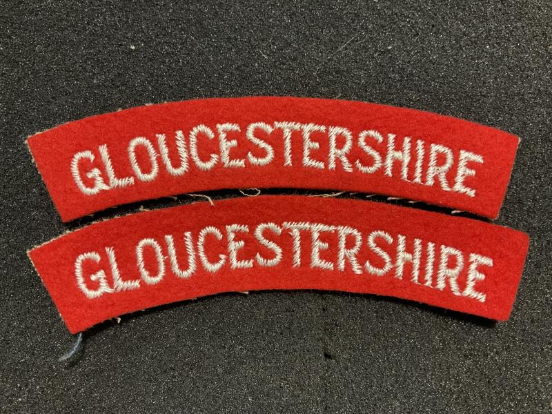Gradia Militaria - WW2 GLOUCESTERSHIRE Regt cloth shoulder titles