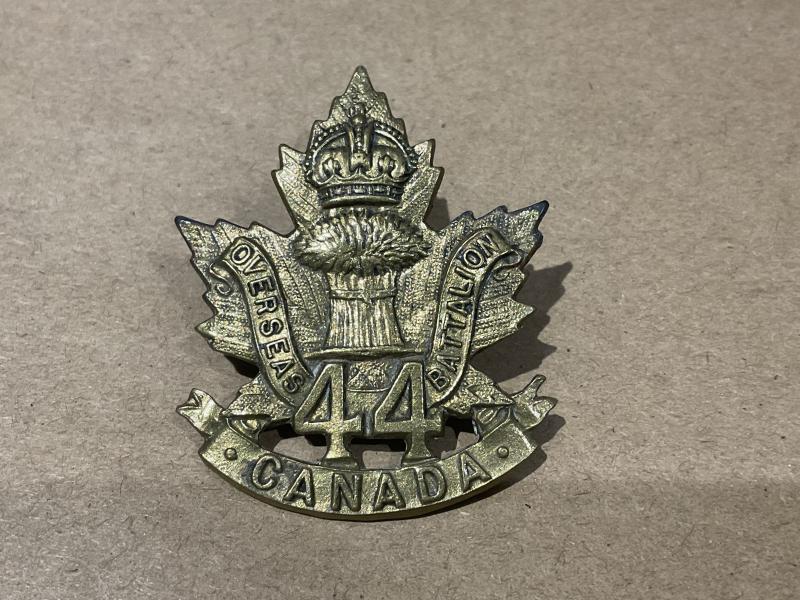 Gradia Militaria - WW1 C.E.F 44th Infantry Battalion cap badge