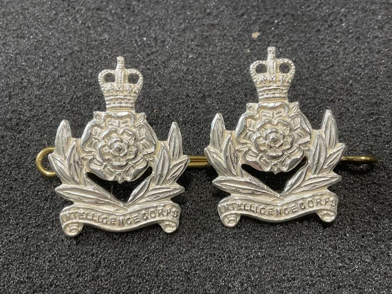 Gradia Militaria - Post 1952 Intelligence Corps officers silvered collar badges