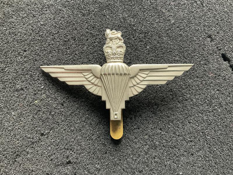 Gradia Militaria - Q/C Non voided crown Parachute Regiment cap badge