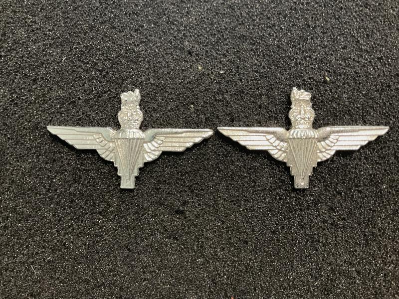 Gradia Militaria - Anodised other ranks Parachute Regiment collar badges