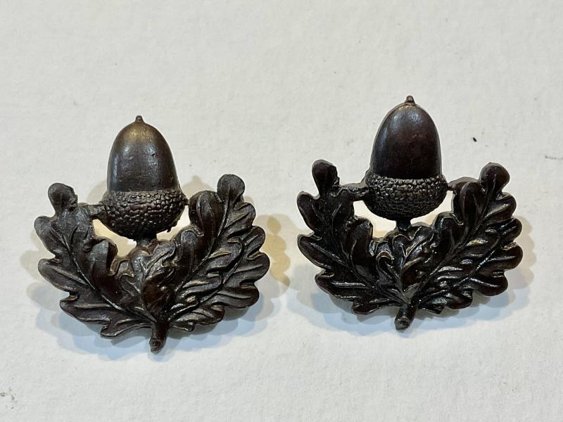 Gradia Militaria - Cheshire Regiment officers service dress collar badges