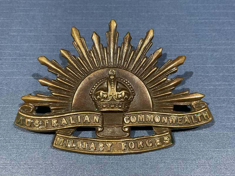 Gradia Militaria - WW1/2 Australian Rising Sun slouch hat badge