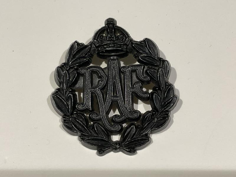 Gradia Militaria - WW2 RAF Plastic economy issue O.Rs cap badge