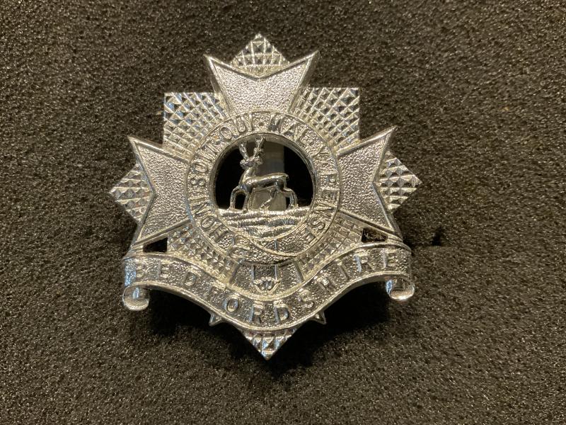Gradia Militaria - Anodised Bedfordshire Regiment cap badge