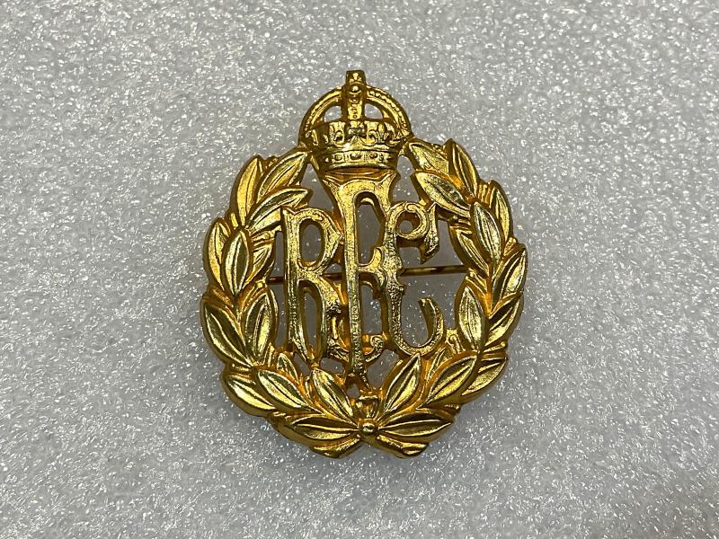 Gradia Militaria - WW1 R.F.C Cap badge, turned into a gilded brass sweetheart