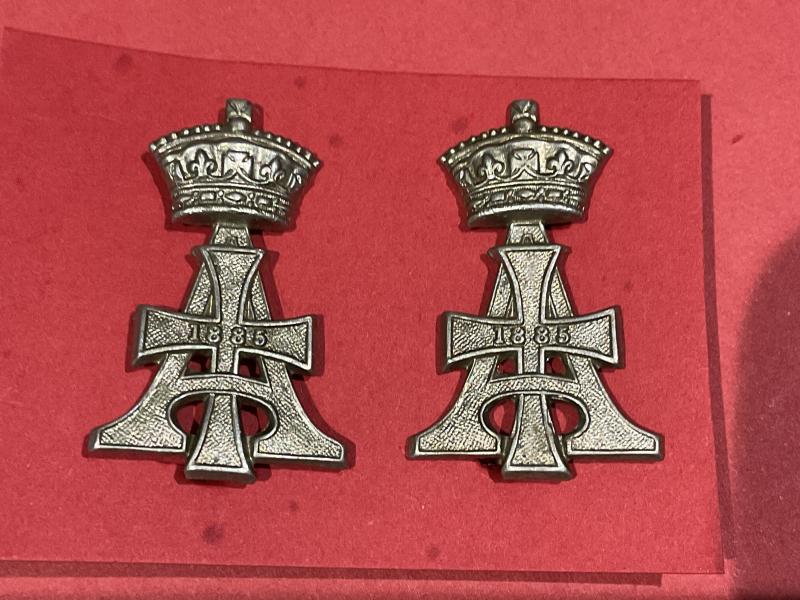 Gradia Militaria - 19th Hussars Pre 1922 white metal collar badges