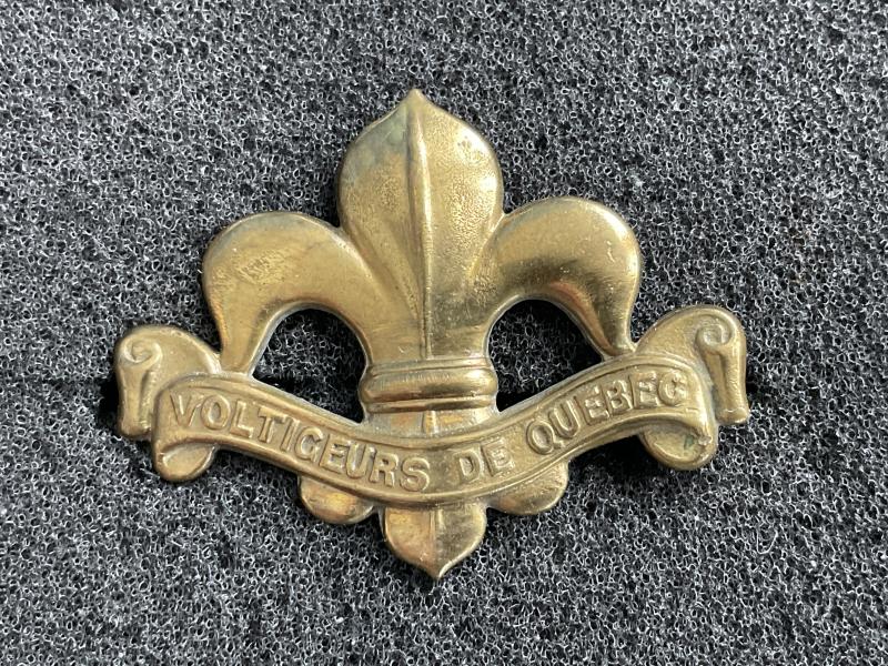 Gradia Militaria - WW2 Canadian Les Voltiguers de Quebec collar badge